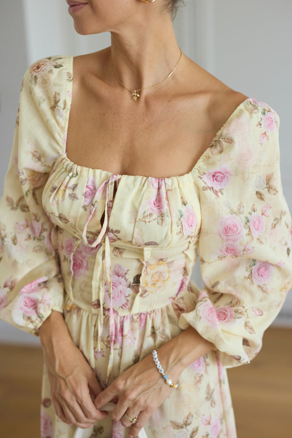 Rose ruha